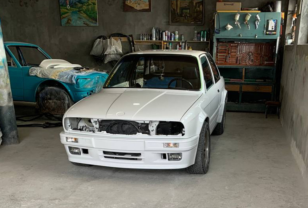 BMW E30 Mtech2 Передний бампер (Реплика "Стекловолокно")