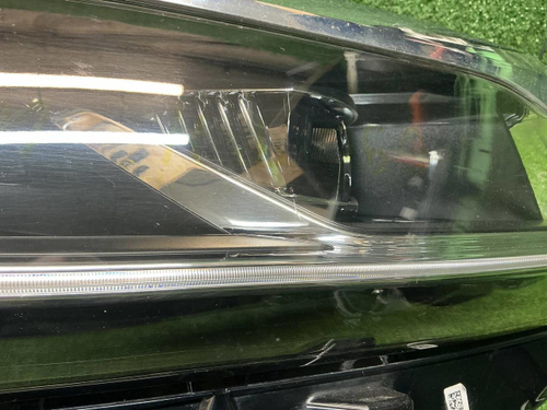 Фара правая VW Touareg 3 (2018-2023) LED