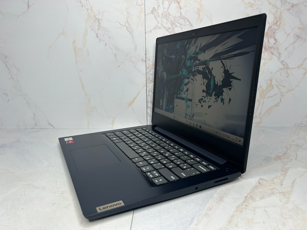 Ноутбук Lenovo IdeaPad 3-14ADA05 (81W000KQRU) 14"/AMD Athlon Silver 3050U /RAM 4GB/SSD 256GB/Radeon Graphics/1920x1080/TN/Windows 11/Подсветка кл-ры: Нет/Синий. Состояние: B1