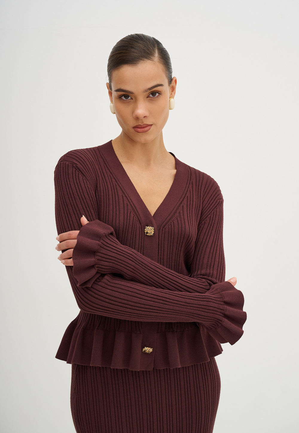 Костюм трикотажный с юбкой шоколадного цвета