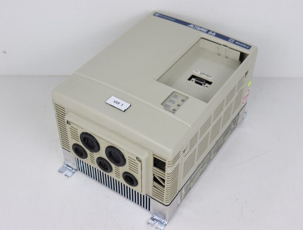 Schneider Electric ATV66U54N4