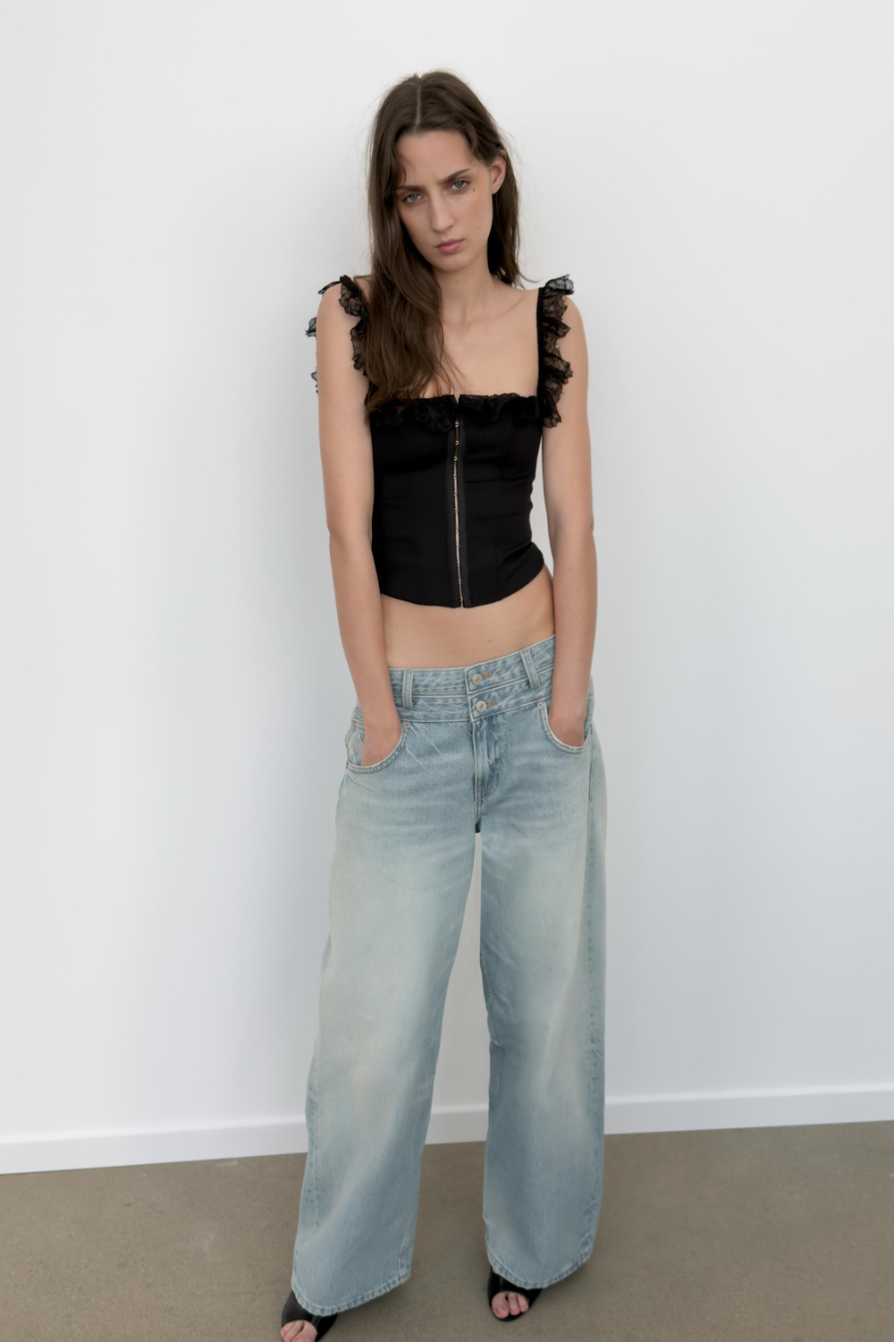 ZARA КРУЖЕВНОЙ ТОП В БЕЛЬЕВОМ СТИЛЕ, ЧЕРНЫЙ