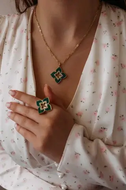 Колье "TRUE FLOWERS" с малахитом в золочении