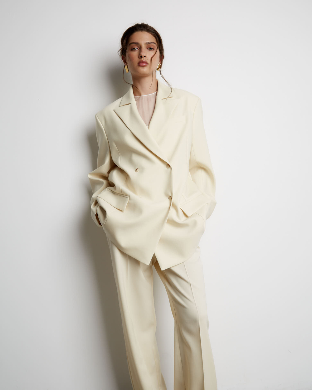 Жакет с дополнительными петлями из шерсти молочный