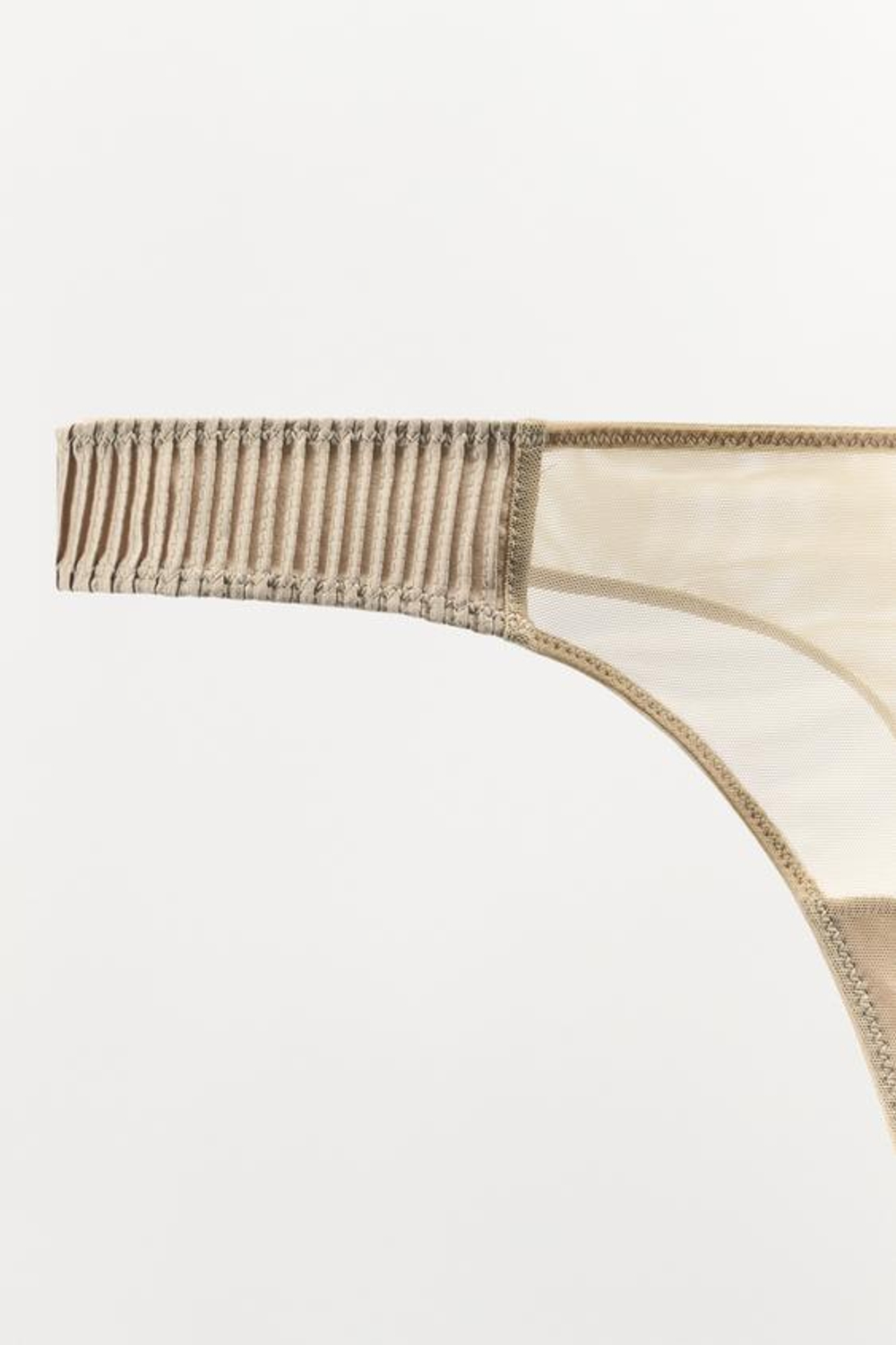 ZARA ТРУСЫ-ТАНГА С КОМБИНИРОВАННОЙ ПЛИССИРОВКОЙ, ЖЕМЧУЖНЫЙ / БЕЖЕВЫЙ
