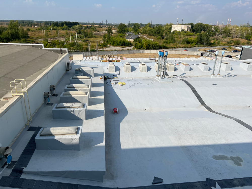 Ремонт кровли из ПВХ мембраны на объекте - Здание завода по производству силикатного кирпича по адресу: Свердловская область, г. Каменск-Уральский, ул.Силикатная, д. 1А
