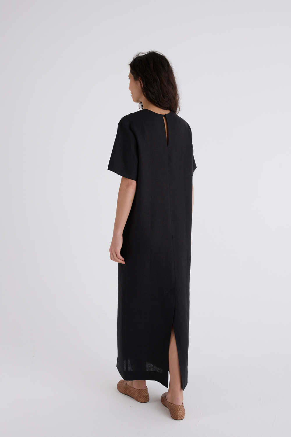 Платье Агата изо льна 100%. Цвет коричневый. Размер 44. №5 Цвет не из партии.