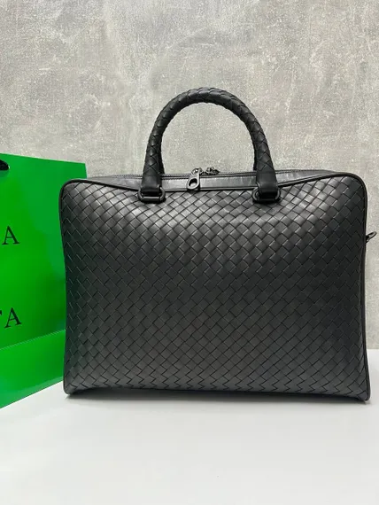 Портфель Bottega Veneta с плечевым ремнем, черный