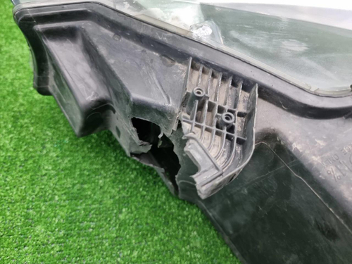 Битая Фара правая BMW X3 F25 (2014-2017) ксенон