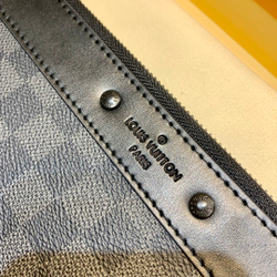 Louis Vuitton Pochette To-Go