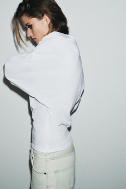 ZARA ФУТБОЛКА ИЗ ПЛОТНОГО ХЛОПКА С ДЛИННЫМИ РУКАВАМИ, БЕЛЫЙ