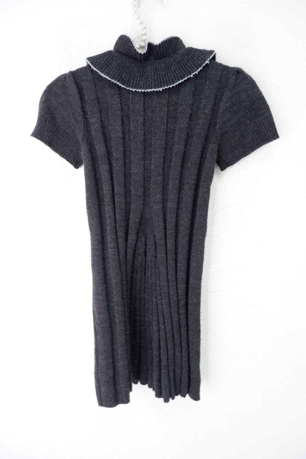 Платье вязаное на 6-7 лет