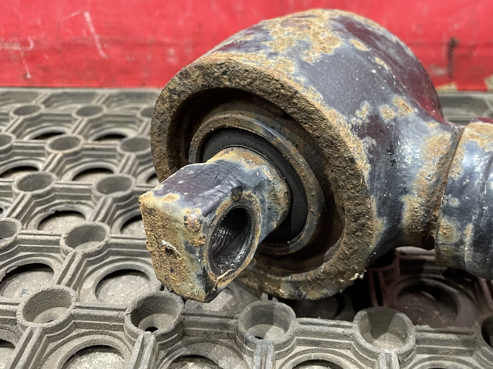 Тяга реактивная V-образная