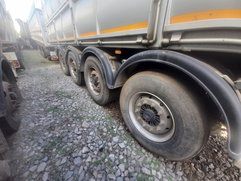 КРОПКУЗОВ 85057* Полуприцеп бортовой 85057B