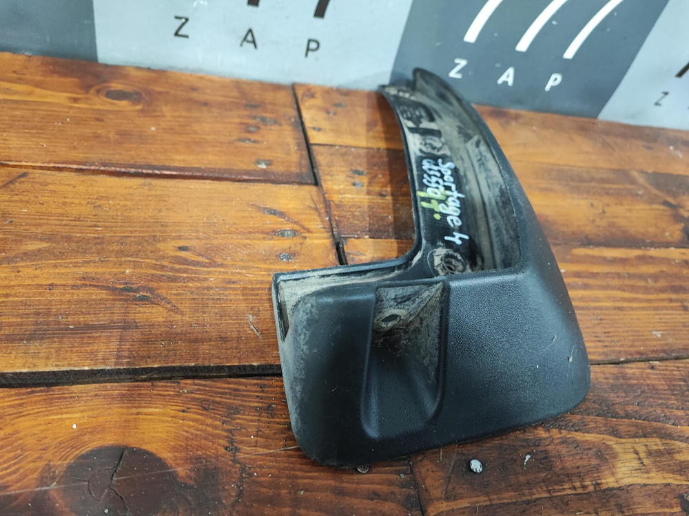 Брызговик задний правый Kia Sportage 4 (QL) 18-22 Б/У Оригинал 86842F1500