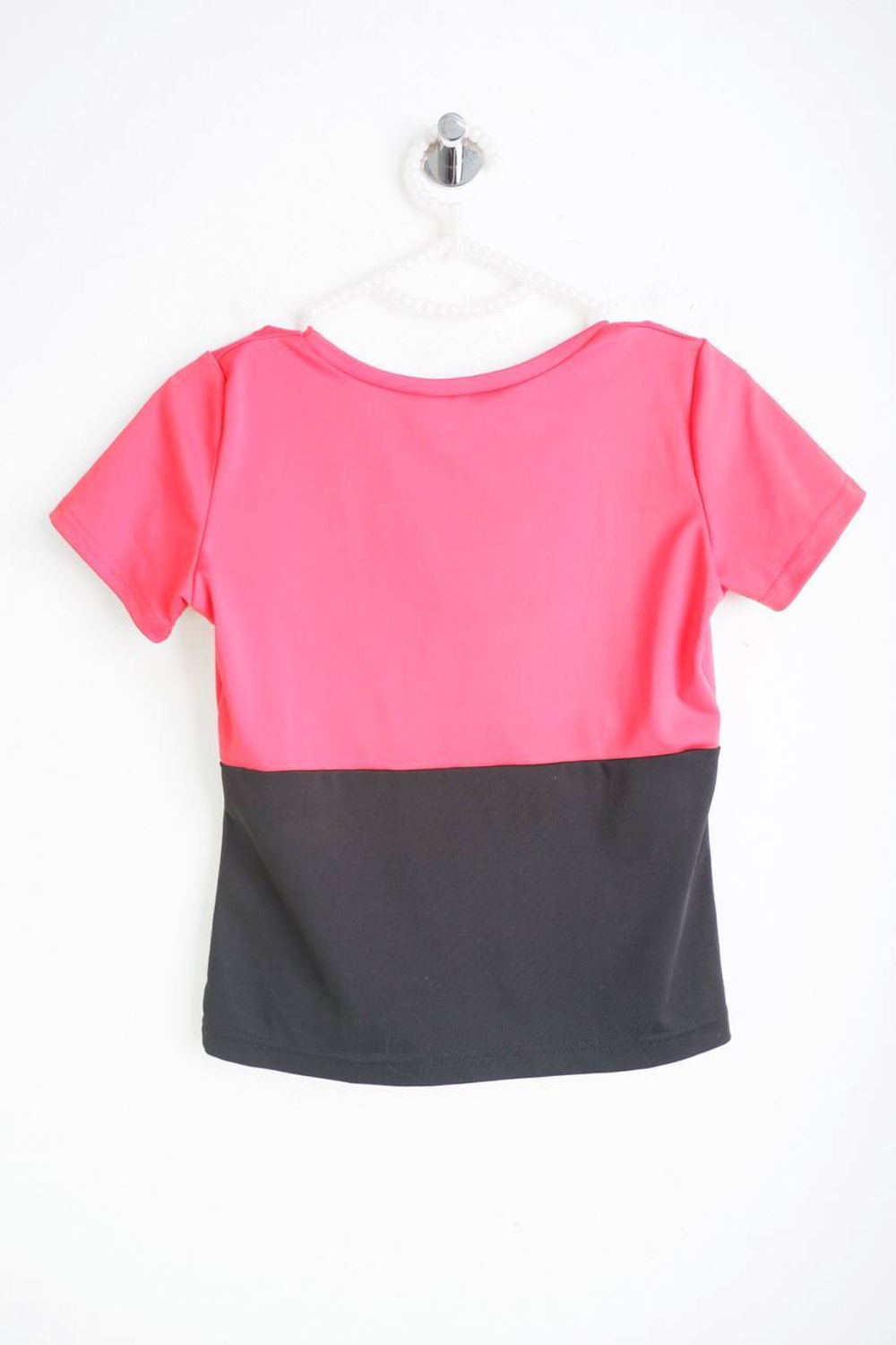 Футболка практичная, маркировка S, визуально на 44 размер