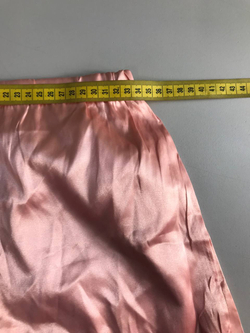 Шорты нежного цвета атласные, визуально на 42 размер, новые