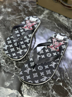 Шлепанцы Louis Vuitton