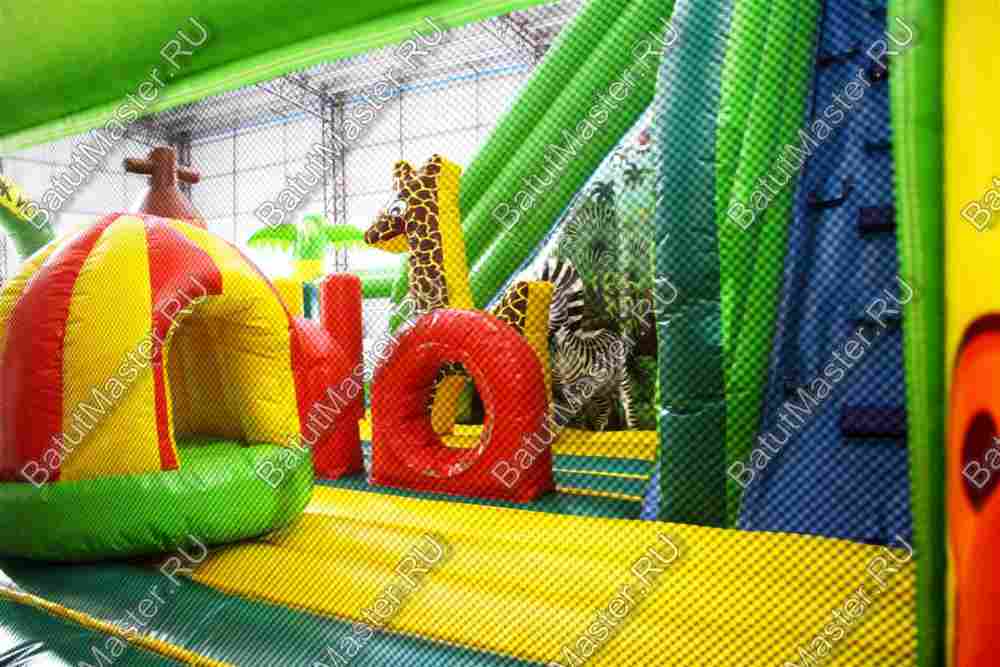 Коммерческий надувной батут "Джунгли малый со скалодромом"