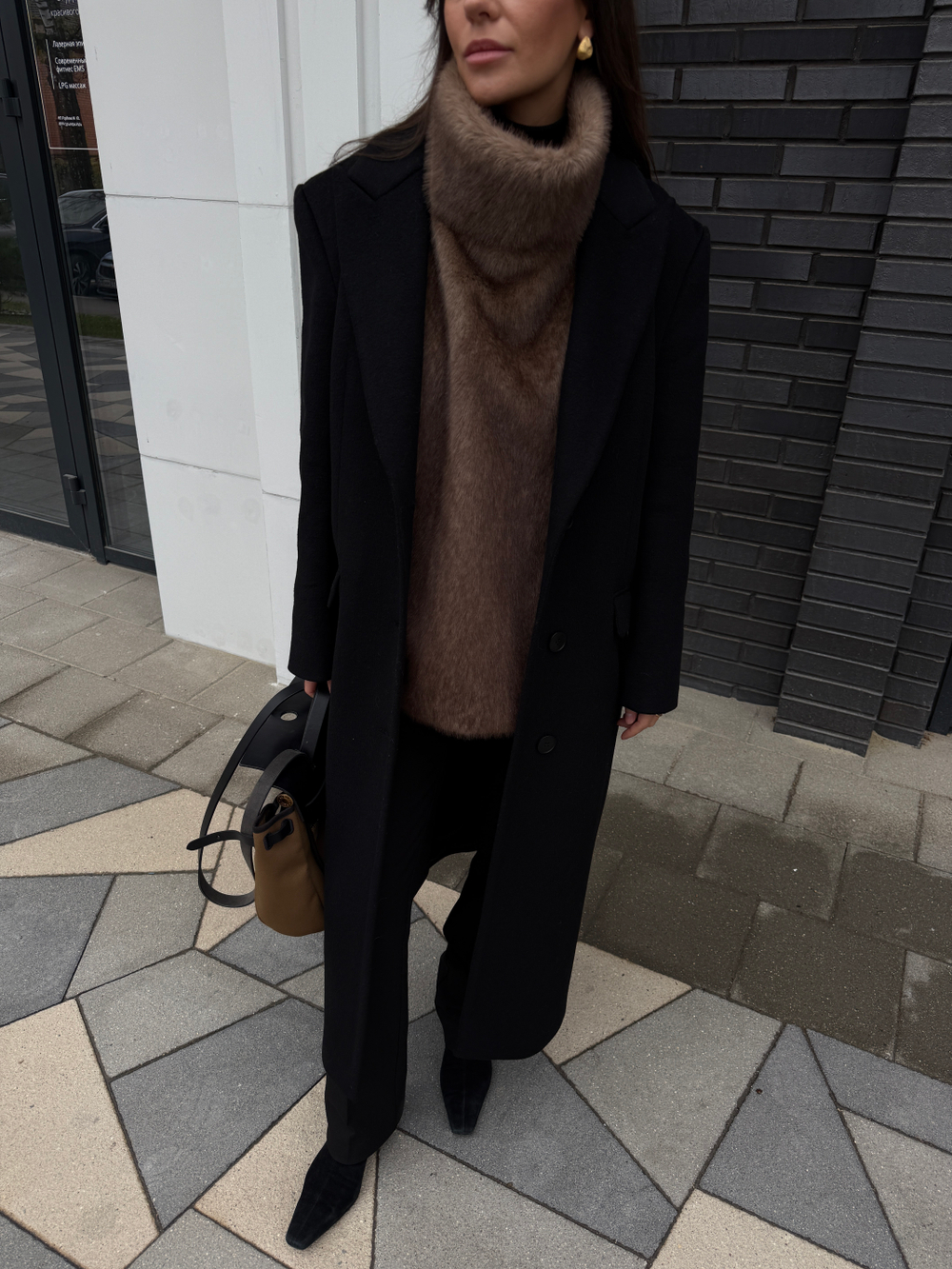 Манишка из эко-меха удлиненная светло-коричневая