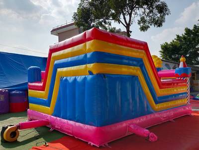 Надувной батут "Яркий цирк" 6x5x3