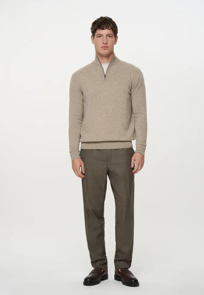 Коричневый свитер из baby cashmere с воротником