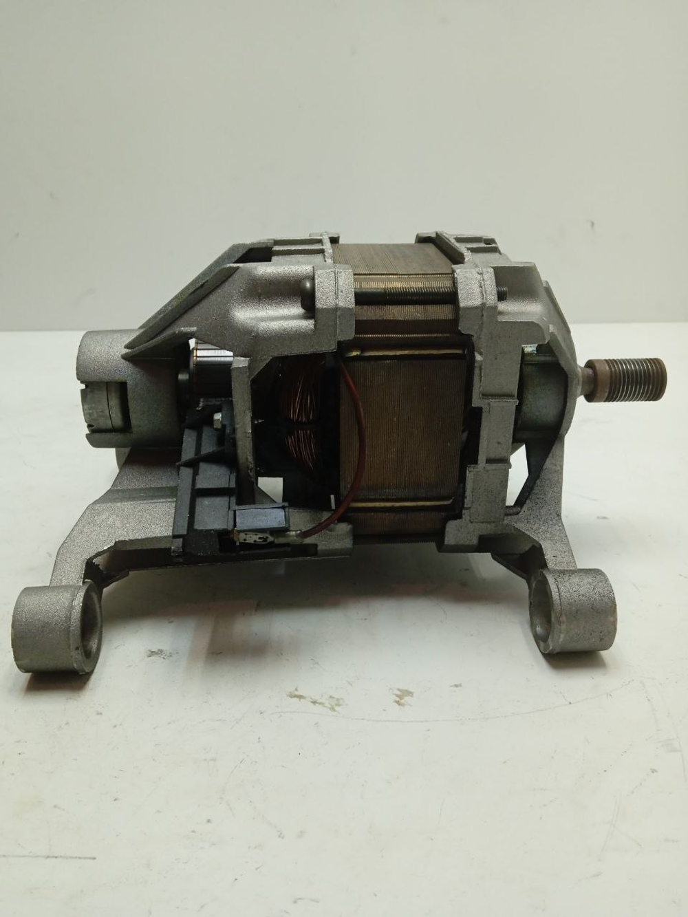 ZWS2101 кт9 Двигатель для стиральных машин Electrolux Zanussi 4055114062 б/у