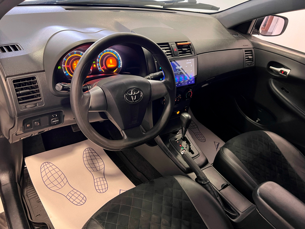 Toyota Corolla, 2011 год