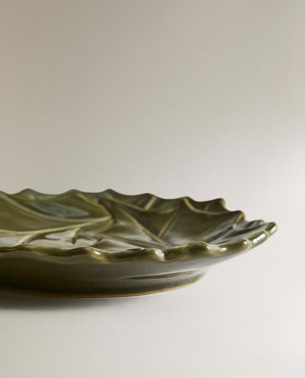 ZARA HOME НОВОГОДНЯЯ ТАРЕЛКА ДЛЯ ХЛЕБА ИЗ ФАРФОРА С УЗОРОМ «ПАДУБ», ЗЕЛЕНЫЙ