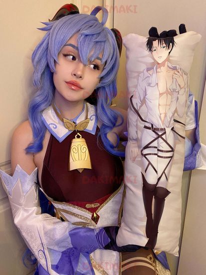 Мини дакимакура Леви Аккерман из Атака Титанов арт. M0713, 60х20 см