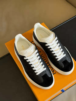 Louis Vuitton Groovy Sneaker