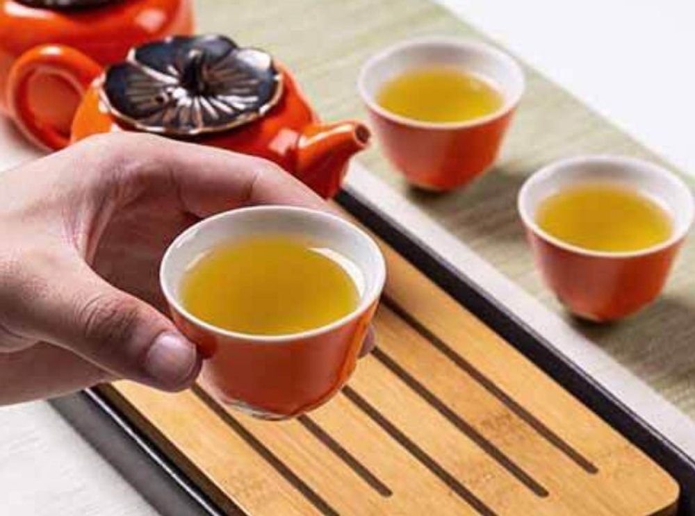 266055 Сервиз ХУРМА в подар.коробке, чайник 180мл + 4 пиалы, фарфор