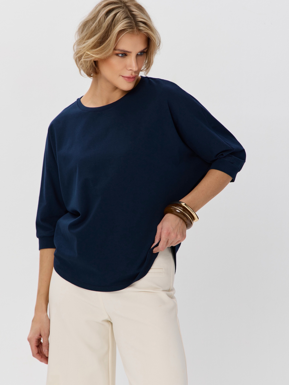 Свободная футболка летучая мышь с рукавом 3/4