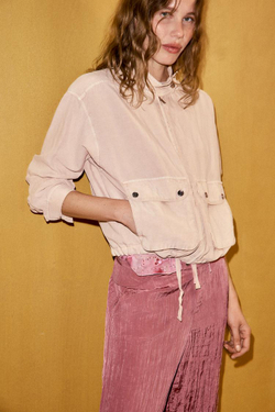 ZARA КУРТКА С КАРМАНАМИ И ЭФФЕКТОМ ПОТЕРТОСТИ, ЦВЕТ РОЗОВОГО ДЕРЕВА