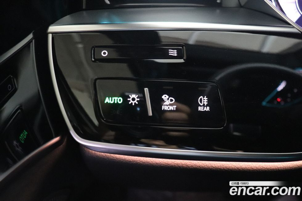 Audi A8 (D5) 55 TFSI Quattro LWB (01.2020)