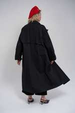 Легкий двубортный тренч oversize