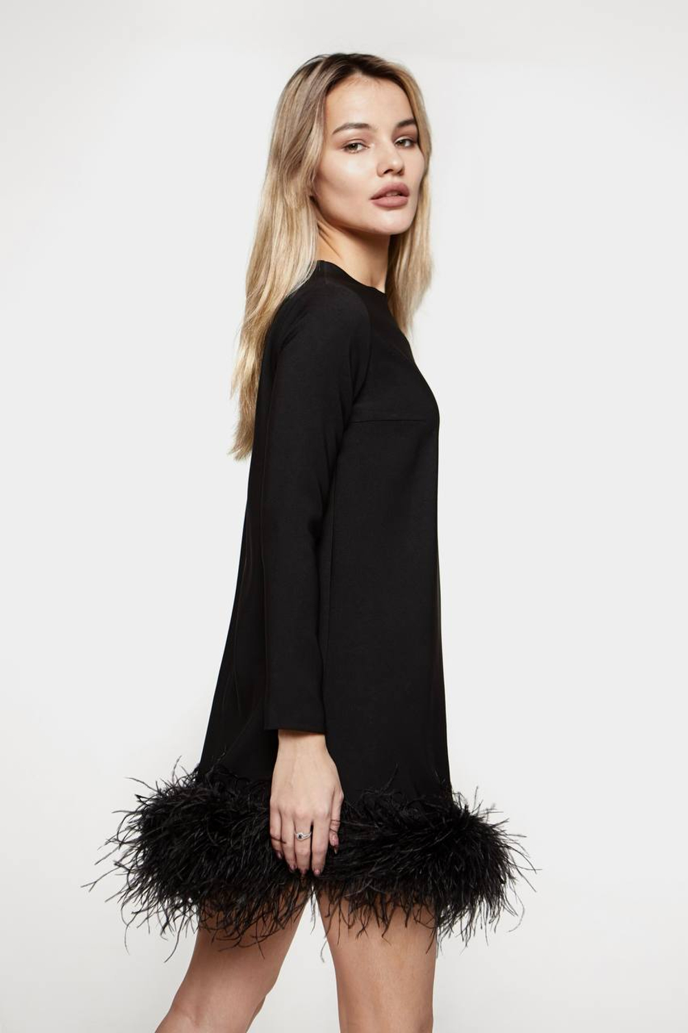 Платье с перьями страуса база