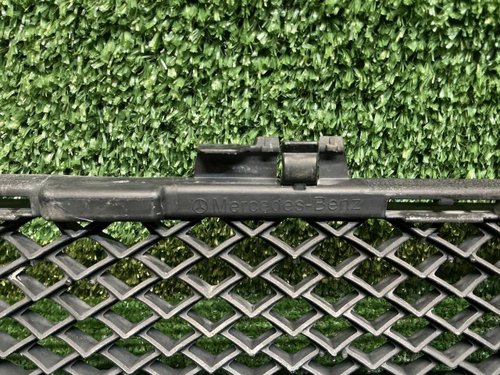 Решетка переднего бампера Mercedes E W213 (20-23)