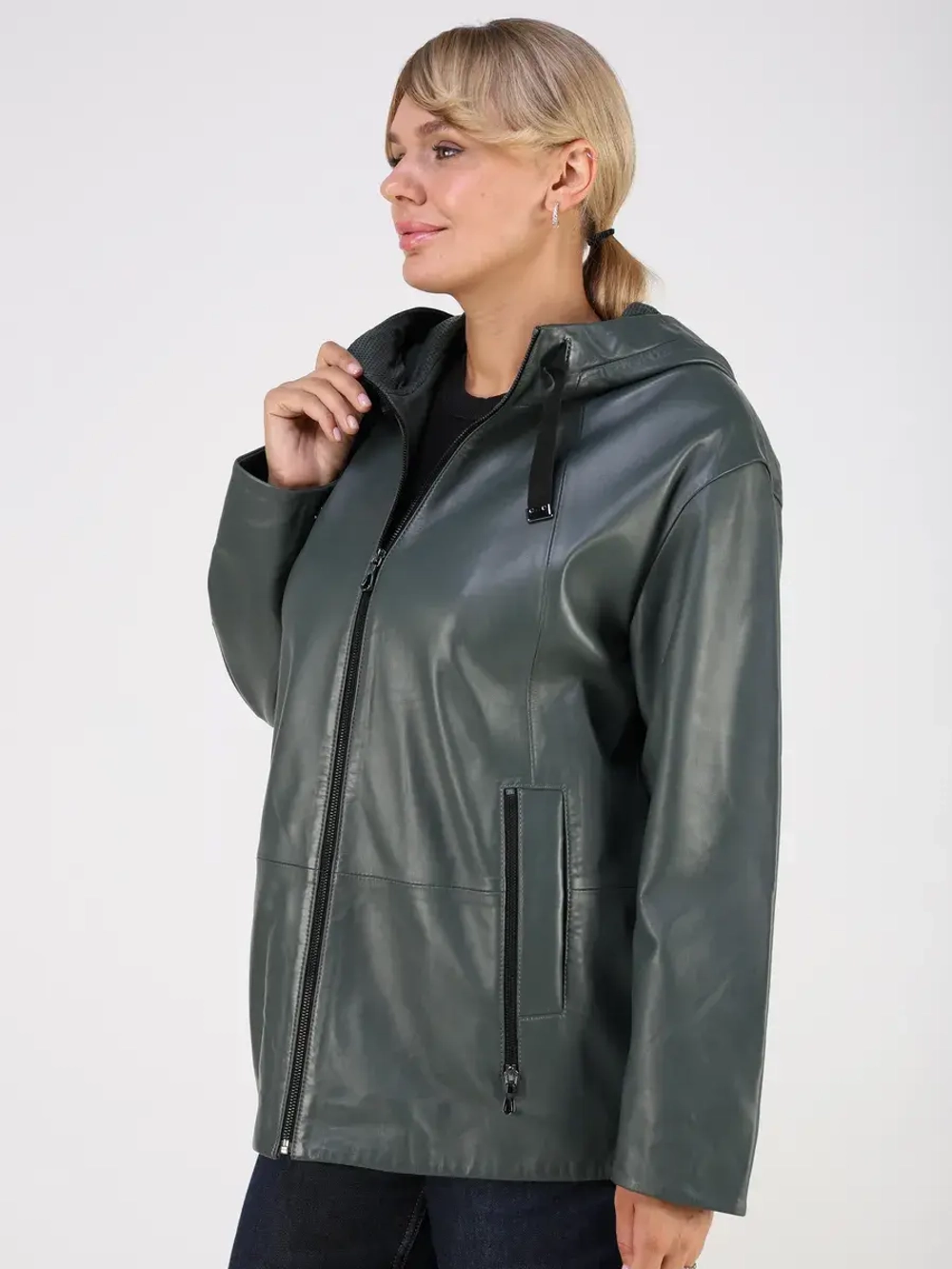 Кожаная куртка демисезонная с капюшоном