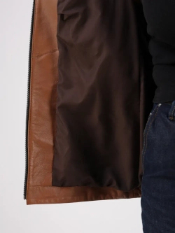 Кожаная куртка демисезонная с капюшоном