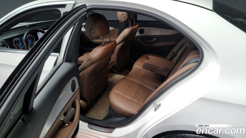 Mercedes-Benz E-Class W213 E250 Avangarde (12.2020)
