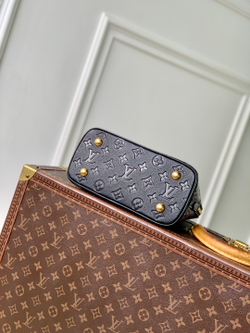 Louis Vuitton Alma BB