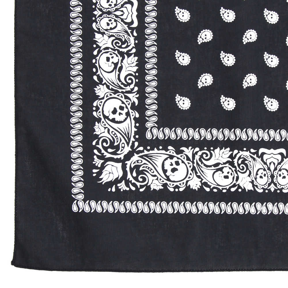 Бандана Черная с черепами в огурцах