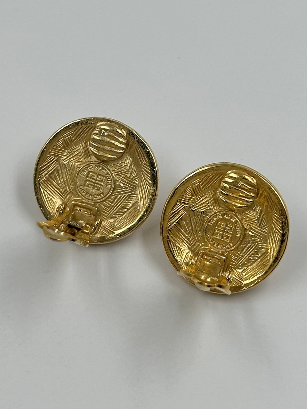 Клипсы с «жемчугом» Givenchy