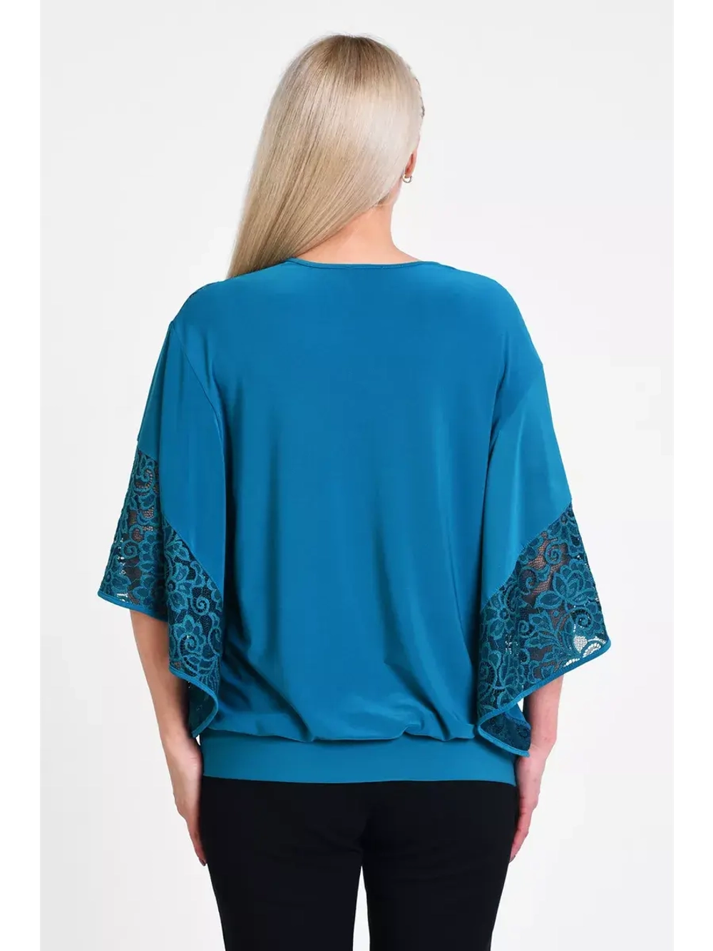 Блузка с кружевом