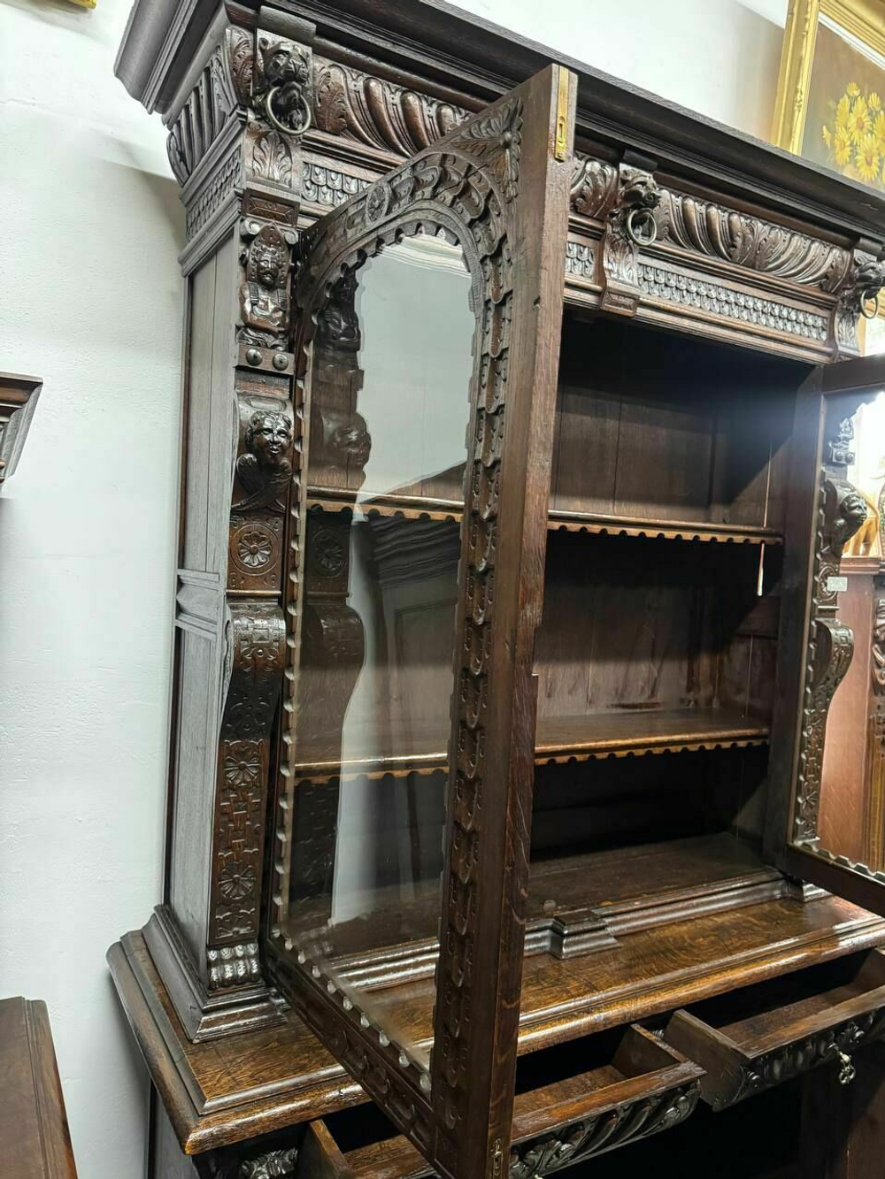 Старинный буфет мехельс