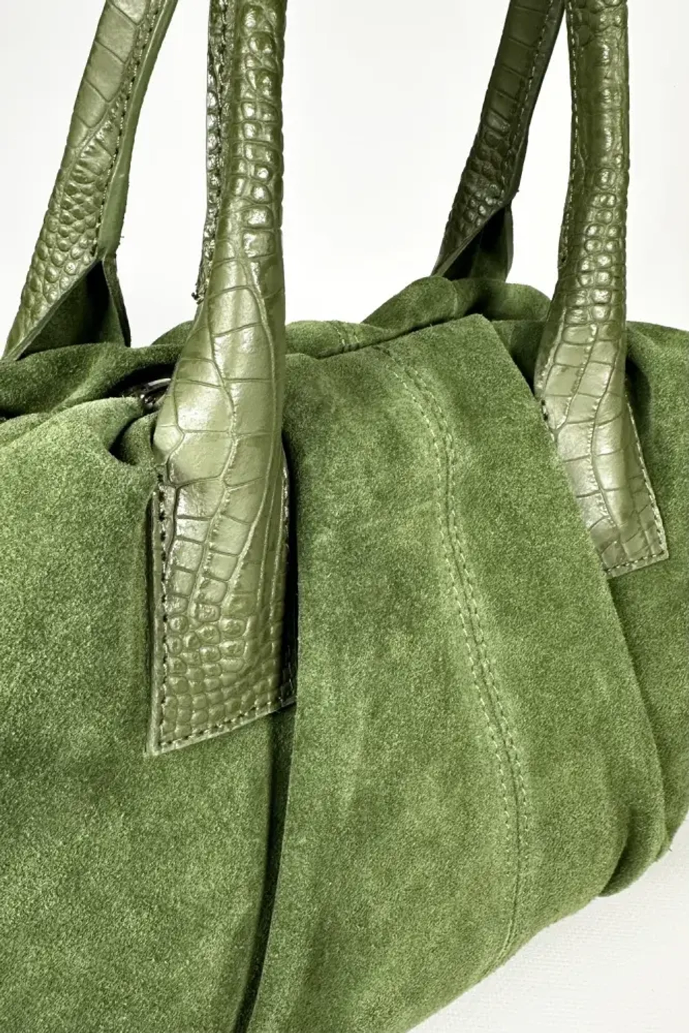 Женская зеленая сумка из натуральной замши