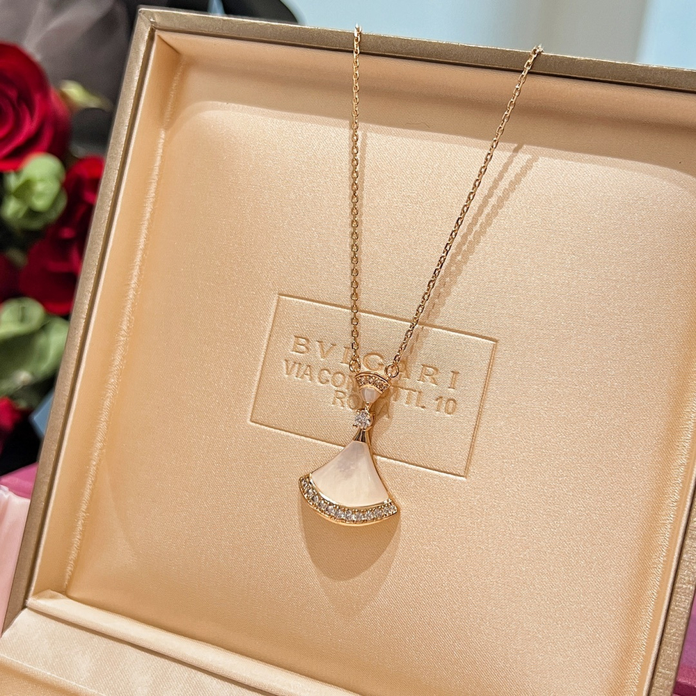 Bvlgari Divas' Dream Necklace