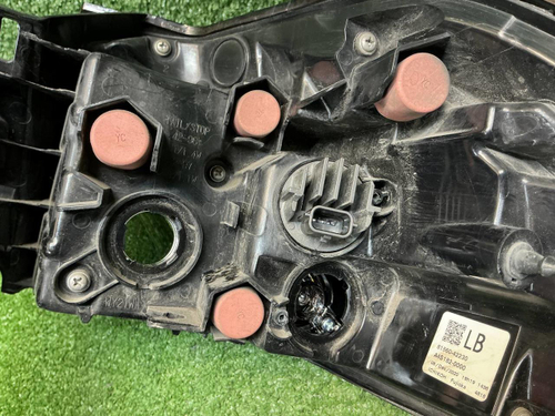 Фонарь левый внешний Toyota RAV4 5 XA50 (18-нв)