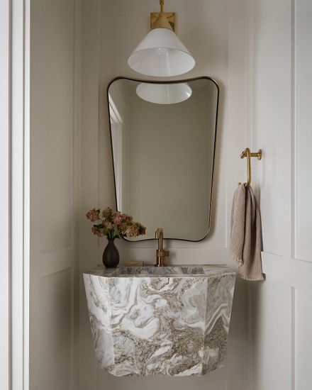 Золотое зеркало в раме “Кейн”